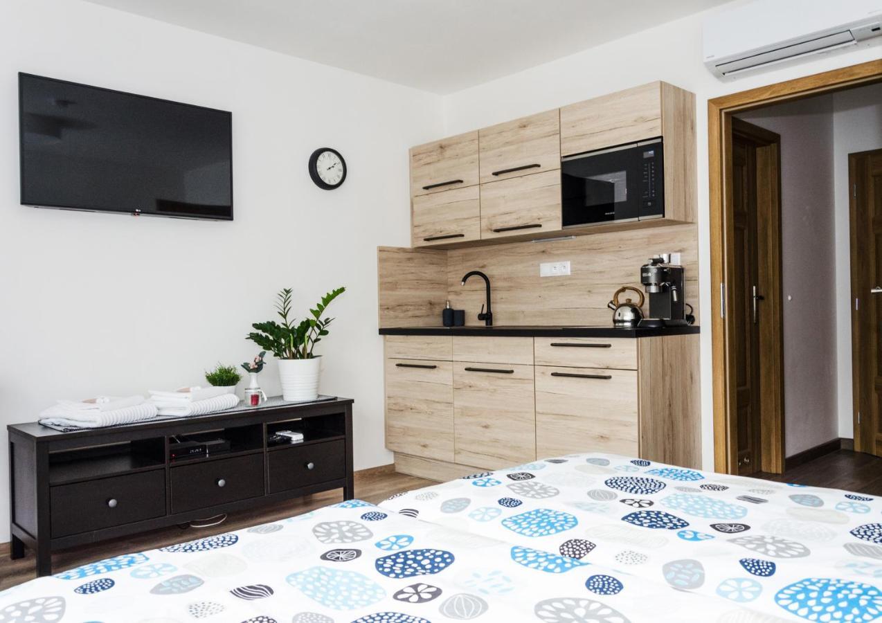 Apartmány u Kotačků Veverske Kninice Exterior foto