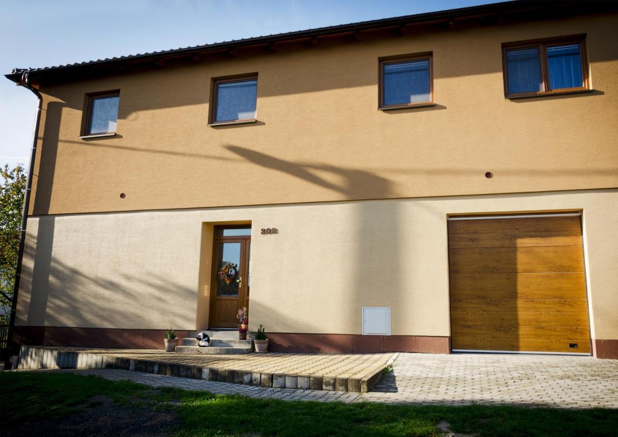Apartmány u Kotačků Veverske Kninice Exterior foto